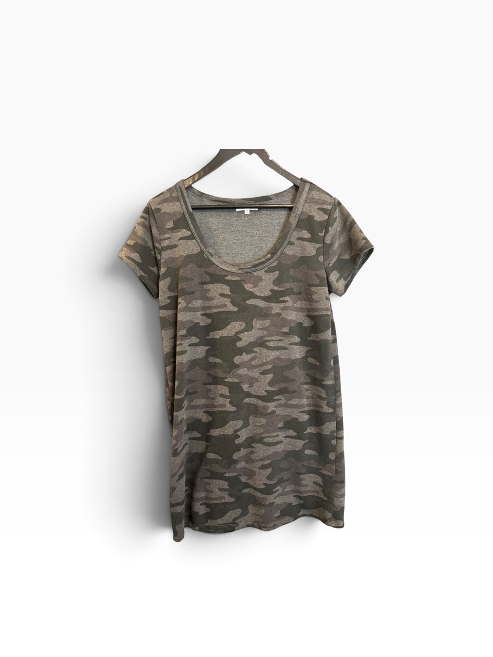 Z Supply Short Sleeve Scoop Tee in Grey Camo